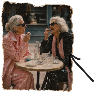 deux grand-m&egrave;re dans un caf&eacute;